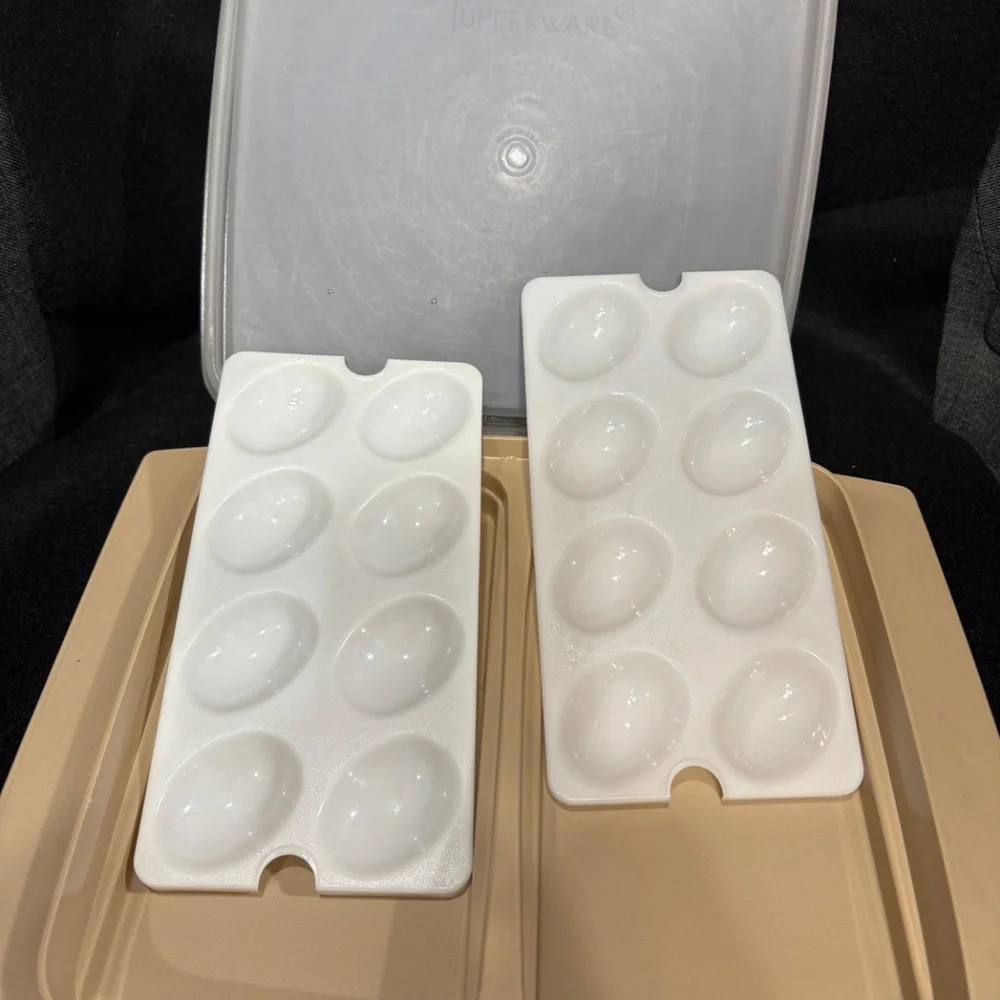 Vintage Tupperware Deviled Egg Carrier Storage Almond #723 & Clear Lid #722